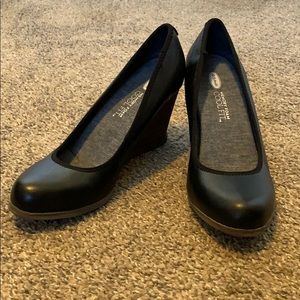 Memory foam wedge heels.